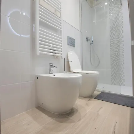 Appartement 240b - Nord - Sara Chiavari, 200metri Dal Mare - Bagno Privato Ma Fuori Dalla Stanza Chiavari