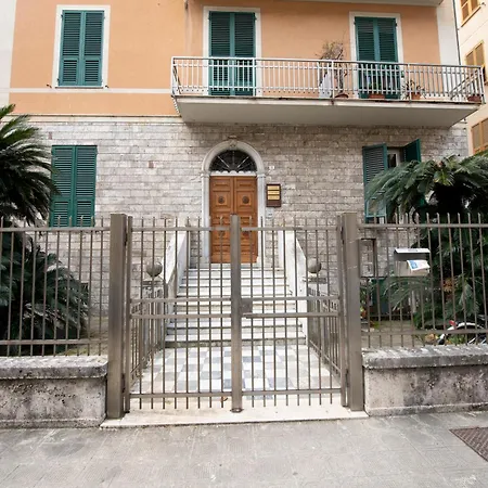Appartement 240b - Nord - Sara Chiavari, 200metri Dal Mare - Bagno Privato Ma Fuori Dalla Stanza