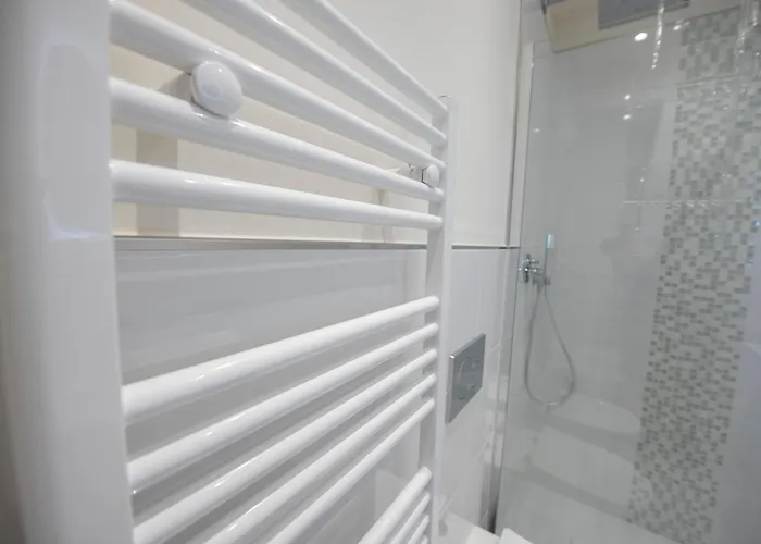 240b - Nord - Sara Chiavari, 200metri Dal Mare - Bagno Privato Ma Fuori Dalla Stanza * 키아바리