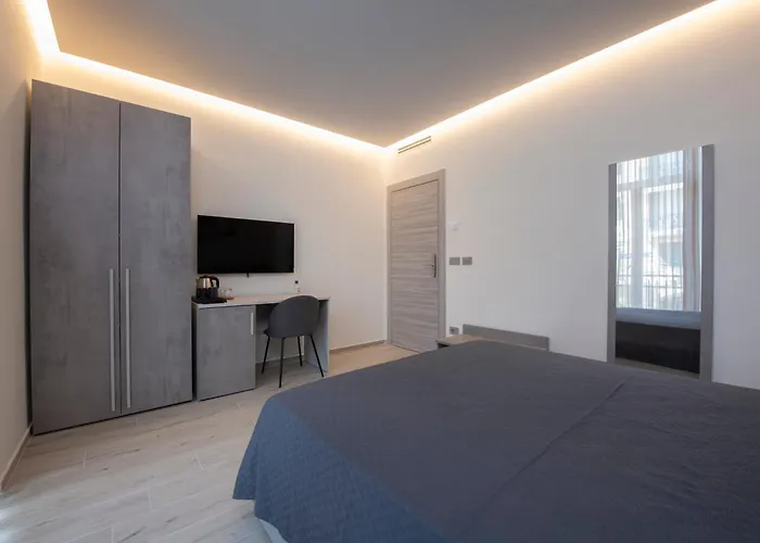 아파트 240b - Nord - Sara Chiavari, 200metri Dal Mare - Bagno Privato Ma Fuori Dalla Stanza *