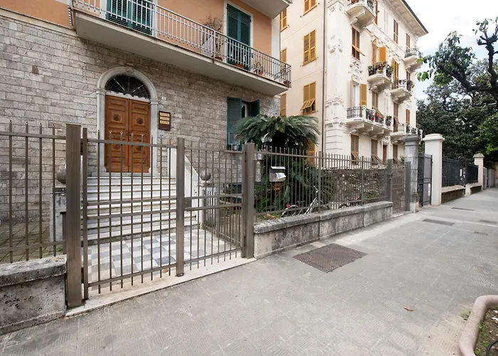 240b - Nord - Sara Chiavari, 200metri Dal Mare - Bagno Privato Ma Fuori Dalla Stanza