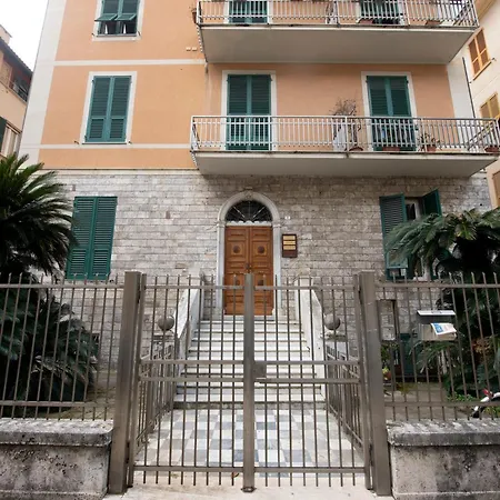 Daire 240b - Nord - Sara Chiavari, 200metri Dal Mare - Bagno Privato Ma Fuori Dalla Stanza Chiavari