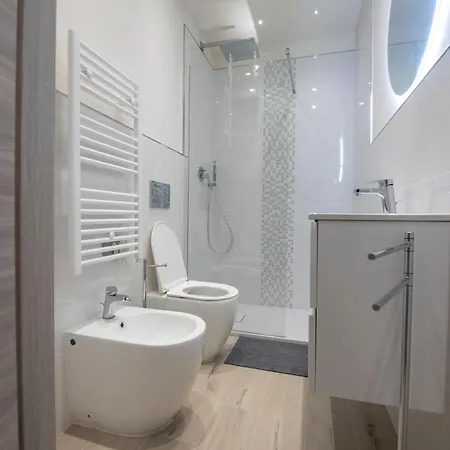 240b - Nord - Sara Chiavari, 200metri Dal Mare - Bagno Privato Ma Fuori Dalla Stanza Daire *
