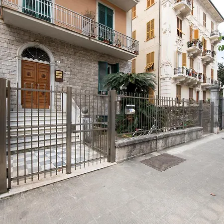 240b - Nord - Sara Chiavari, 200metri Dal Mare - Bagno Privato Ma Fuori Dalla Stanza