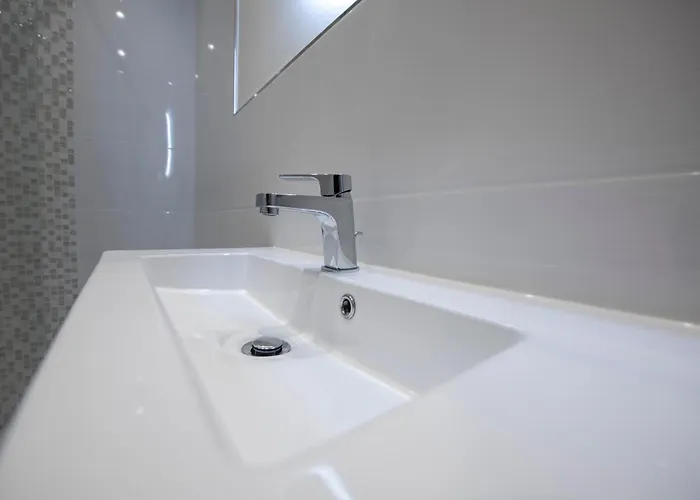 240b - Nord - Sara Chiavari, 200metri Dal Mare - Bagno Privato Ma Fuori Dalla Stanza