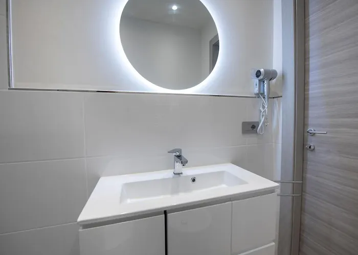 240b - Nord - Sara Chiavari, 200metri Dal Mare - Bagno Privato Ma Fuori Dalla Stanza * Chiavari
